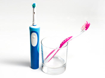 Зубная щетка: электрическая или обычная?